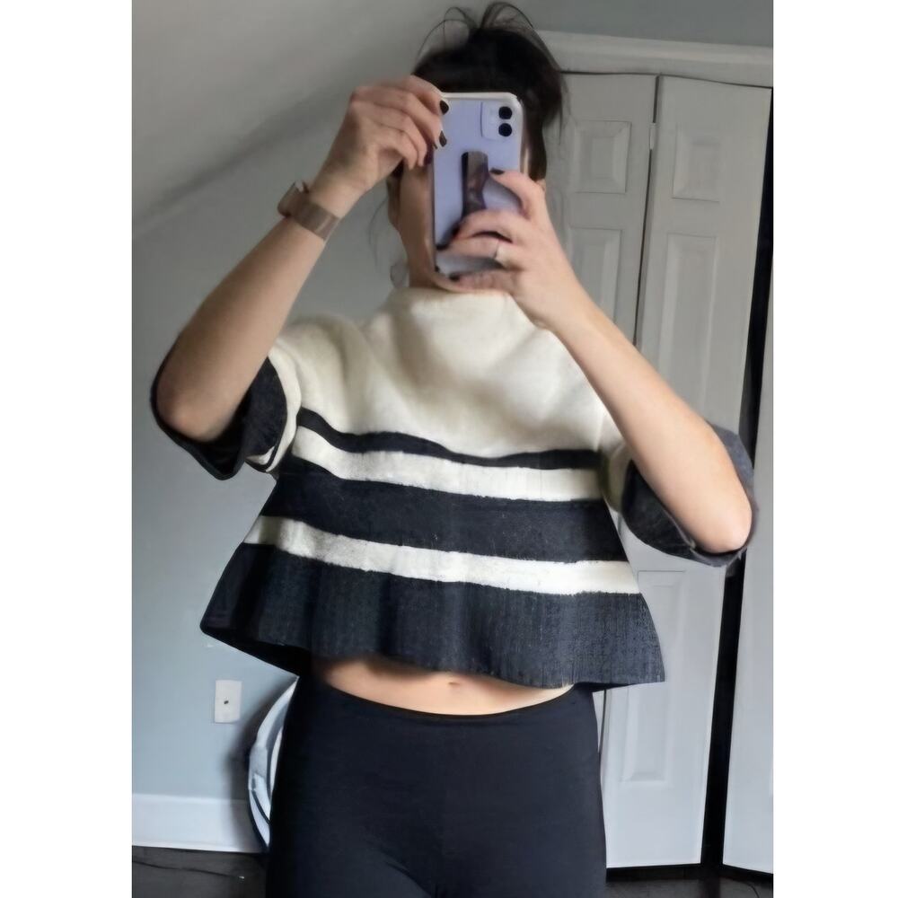 Banana Republic Black and White Crop Top - Size Small